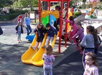   Община Смолян монтира нови детски съоръжения