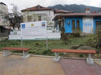  Община Смолян подменя повредените  пейки с нови, които произвежда със собствен ресурс