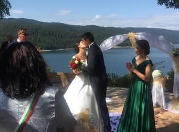  Ново в Доспат: Сключване на граждански брак на фона на язовир "Доспат"