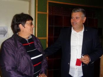 Обявиха Стефан Сабрутев за почетен пенсионер на Смилян, пожелаха му да стане и почетен жител на селото