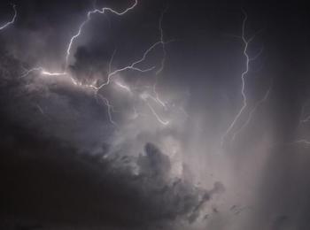 EVN със съвети за безопасност при гръмотевични бури 