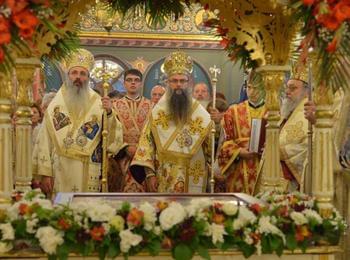 Митрополит Николай ще донесе за поклонение в Смолян одеждите на Света Петка