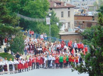 Девиин отново се превърна в център на българския фолклор