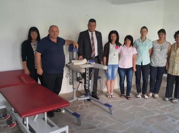 Кметът Боян Кехайов направи дарение на Центъра за социално уязвими групи в Неделино