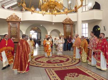 Трима епископи благословиха храмовия празник на катедралата в Смолян