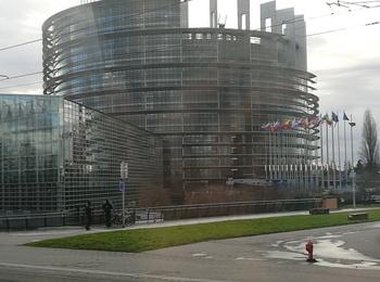 Евродепутатите отхвърлят превръщането на регионалните фондове на ЕС в зависими от икономическите цели 	