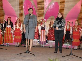 Д-р Даниела Дариткова: Пазейки традициите си, ние даваме залог, че България ще пребъде