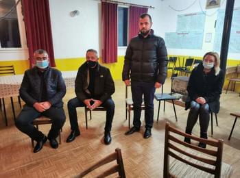  Жители на с.Белев дол на предизборна среща на ДПС – Смолян: Бюджетът на община Смолян е за града и две-три големи села, останалите сме изоставени