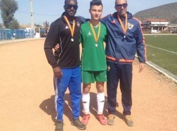 Маданчанинът Филип Чукаров получи покана от испанския гранд „Валенсия” да тренира с юношите на отбора