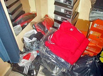 Иззеха спортни стоки без разрешение за продажба от пазара в Златоград