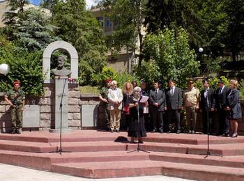 Освещават бойните знамена на Богоявление пред храм „Св.Висарион Смоленски”