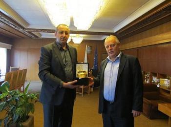 Николай Мелемов благодари на кмета на Пендик за гостоприемството