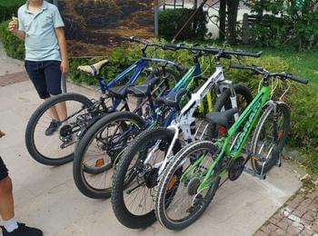 Златоград се сдоби с паркинг-стойки за велосипеди