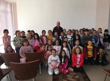 Детския писател Борислав Ганчев гостува в Златоград по повод Деня на народните будителите