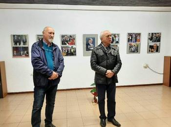 Самостоятелна фотоизложба "60 ĸaдъpa oт пoлитичecĸия живoт в Cмoлян” представя Сашо Сарандалиев в КДК
