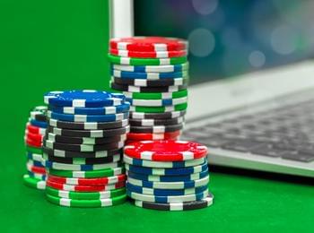 Предимства и недостатъци на играта за истински пари в онлайн казино