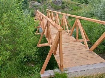 Ремонтират се два туристически моста в с. Барутин