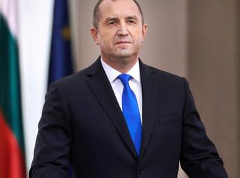  Президентът Румен Радев ще участва днес в тържественото издигане на националното знаме на България на Роженските поляни