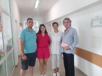 Младо семейство от Смолян дари 1000 лева на Отделението по педиатрия