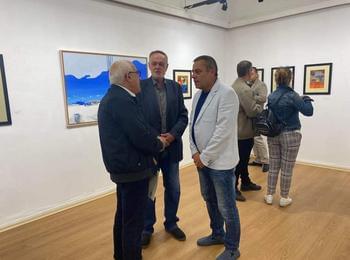 Димитър Кацаров, кандидат за кмет на община Смолян, присъства на  откриването на изложба  в градската галерия