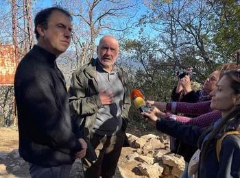 Археолози откриха крепостна стена на връх край Златоград 