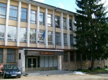 Криминалисти работят по разкриване на пет кражби на пари и документи в две гимназии в Смолян