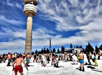 На 6 април в Пампорово организират ски спускане по бански