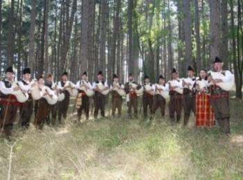 Оркестър „100 каба гайди” гостува на фестивала в Жеравна