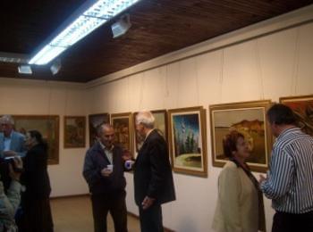 Баща и син Крапаунови представят изложба в София