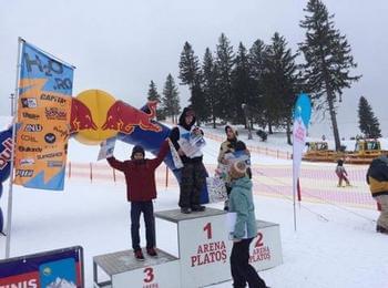 Успех за родните сноуборд надежди в пети кръг от Световния сноуборд тур за деца и младежи