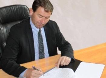 Кметът на Мадан подписа договор за проект за асистенити на 50 лица с увреждания