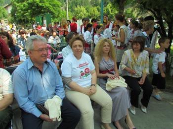  Дора Янкова и областният управител на Смолян подкрепиха фестивал за развитие на еко и здравният туризъм в Родопите