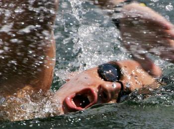 Петър Стойчев ще плува за рекорд в Антарктида