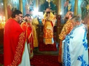 В Момчиловци епископът помоли Възкръсналият Христос да ни благослови и освети,за да бъдем синове и дъщери на Светлината на света