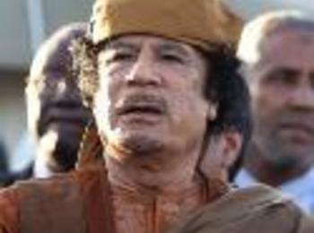 Кадафи: Разхождам се спокойно из Триполи