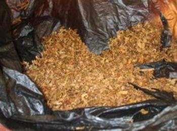  Полицейски служители намериха и иззеха 16 килограма ситно нарязан тютюн в 65-годишна смолянчанка