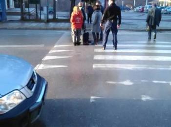 Блъснаха дете на пешеходна пътека до храм "Св.Висарион" в Смолян /СНИМКИ/