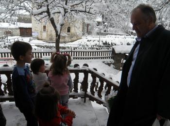 Евродепутат и кмет от ГЕРБ направиха дарение в детска градина