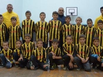 Нови екипи и топки получиха младите таланти на ФК "Мадан"