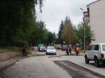 Община Смолян започна частично асфалтиране на улици в Смолян