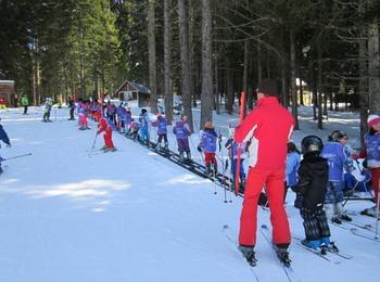 Започна обучението на малките скиори по програмата „Научи се да караш ски”