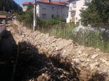 Подменят водопровода на улица, водеща до гробището в Момчиловци