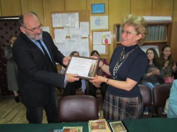 Началникът на РИО – Смолян награди заслужила учителка