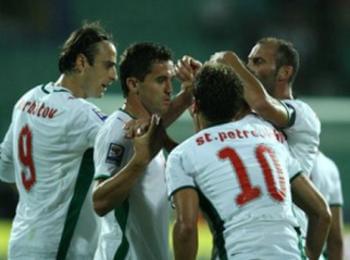 България продължава да мечтае за ЮАР след 4:1 над Черна гора