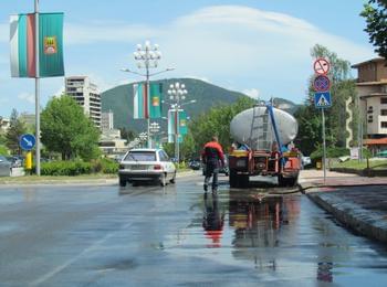  Мият основно ремонтирания булевард „България” в Смолян