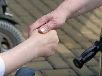 Социалните дирекции удължават сроковете за семейните помощи за деца и за хората с увреждания