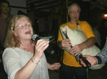 С феерия от фолклорни ритми, носии и родолюбие Клуб „Хоро” празнува 10 години юбилей