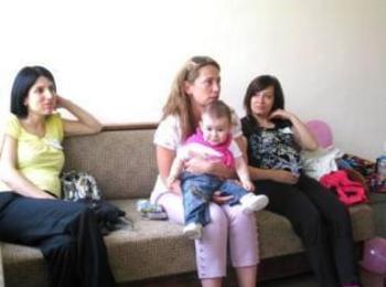 „Училище за родители” в Смолян ще подготвя семействата, чакащи дете за радостното събитие