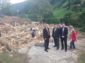  Кандидат-депутати на ДПС инспектираха строежа на детската градина в с. Войкова лъка
