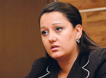 Министър Лиляна Павлова отправи сериозна забележка за работата на пътноподдържащата фирма в област Смолян
